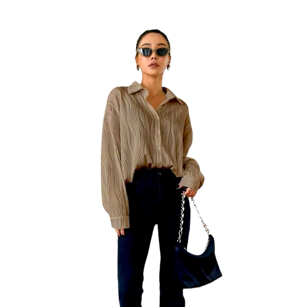 Drop Shoulder Long Sleeve Button Down Shirt. Textured. Size Medium Woman